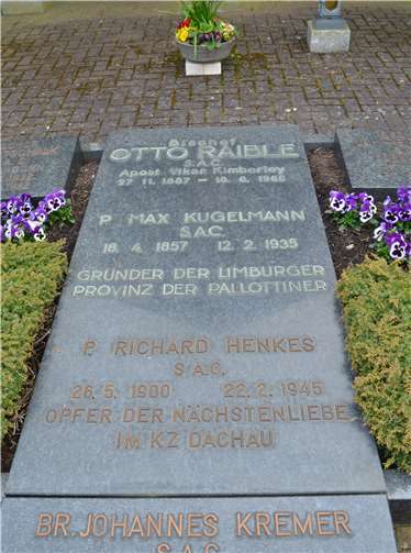 Das Grab von Richard Henkes auf dem Pallottinerfriedhof Limburg. Foto: Karsten Ratzke