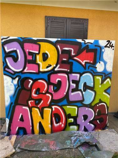 Das Graffiti auf der Ausstellungswand.  Foto: Gemeinde Wachtberg