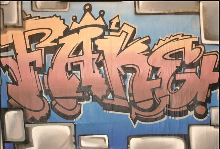 Das Graffiti bezeichnet den Titel des Theaterstücks. Stadt Neuwied