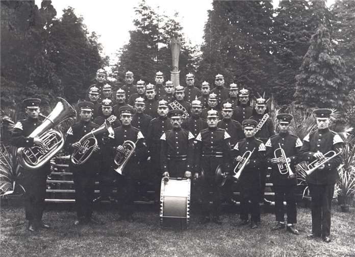 Das Gründungsfoto der Gleeser Musikanten entstand 1928 in Maria Laach.  Foto: privat