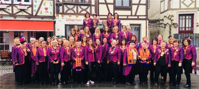 Das Gruppebild der Fidele Frauen Kobern beim Frühstück.