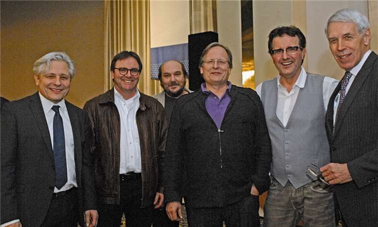 Das Gruppenfoto zeigt die Referenten (v.l.) Dr. Helmut Nold, Matthias Bradatsch, Prof. Dr. Dietrich Grönemeyer und Alexander Niemetz mit Norbert Schmickler (2.v.l.).privat