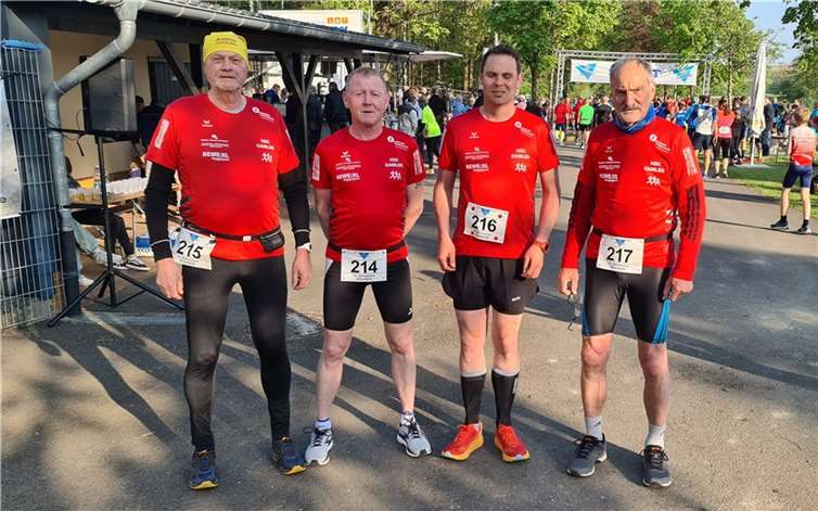 Das HSC-Quartett bei Mürmeslauf in Ellscheid über 4800 m. Quellen: HSC Gamlen