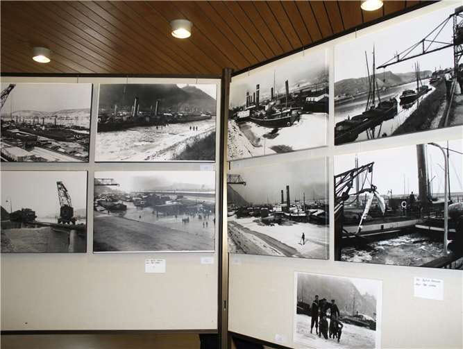 Das Hafenmotiv, ob gemalt oder in Fotos,wie diesen von Baptist Schneider, war allenthalben anzutreffen.