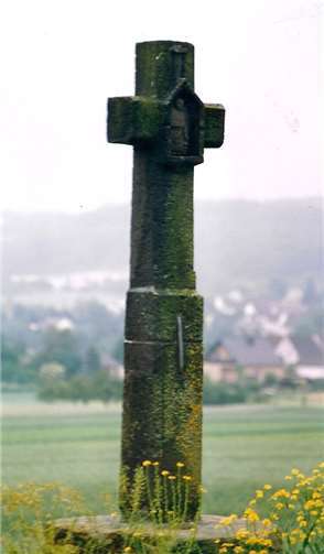 Das Hagelkreuz von 1582 an der Straße nach Thür.