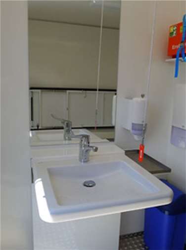 Das Handwaschbecken.