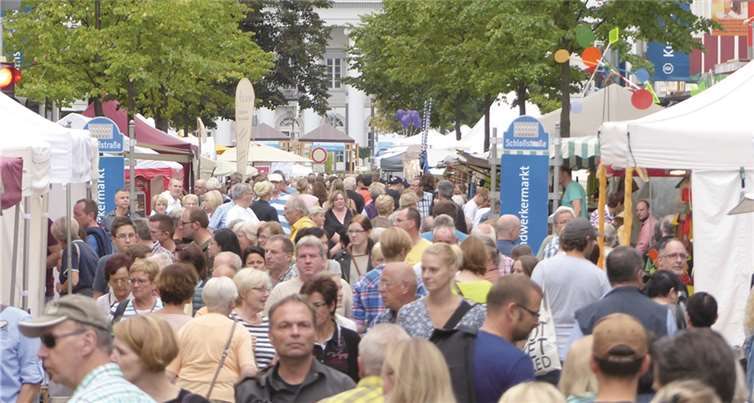 Das Handwerk präsentiert sich beim Koblenzer Schängelmarkt mit dem Kunsthandwerkermarkt und feiert hier auch den bundesweiten „Tag des Handwerks“, zu dem tausende Besucher erwartet werden. HwK Koblenz