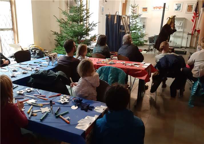 Das Haus der Jugend hatte vieleBastelideen für die Kinder vorbereitet.