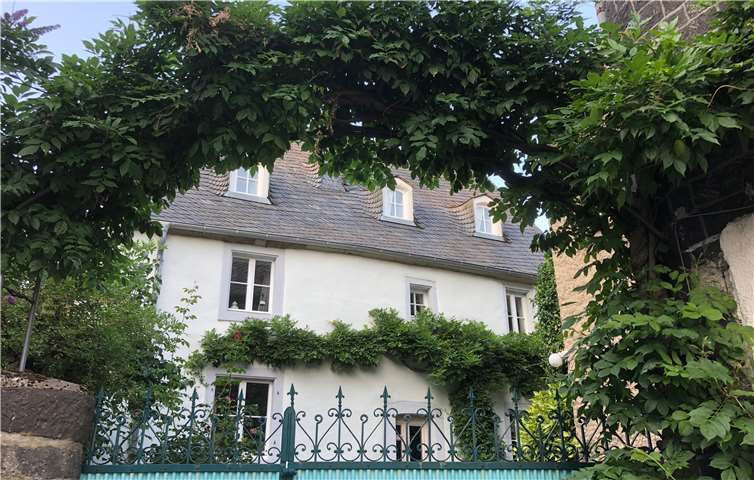 Das Haus in der Brunnenstraße ist vor allem an der Toröffnung des Hofes zu erkennen. Foto: H. Lempertz
