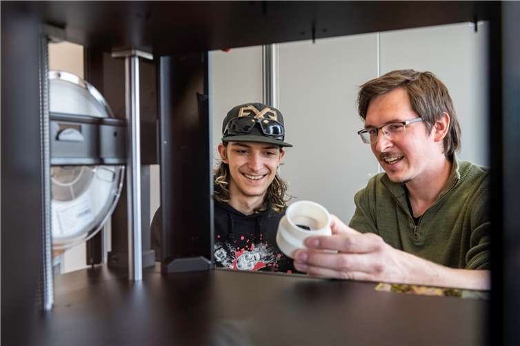 Das Heinrich-Haus wendet jetzt in der KWN (Kompetenzwerkstatt Neuwied) zukunftsweisende Technologie an und bildet junge Menschen im sogenannten „Additiven Fertigungsverfahren“ weiter. Foto: privat