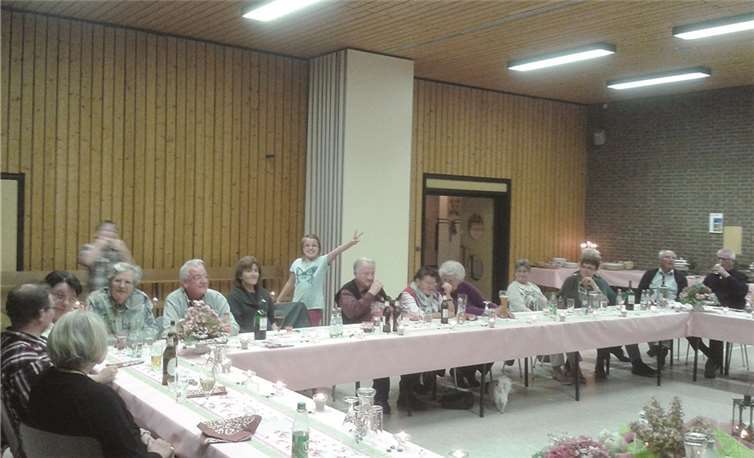 Das Helferfest bei Kerzenschein und gutem Essen wurde für alle ein gemütlicher Abend. privat