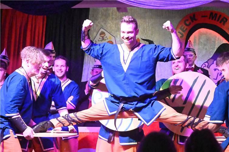 Das Herrenballett „Johannishöfer“ sorgte für Begeisterungsstürme beim Publikum.  Fotos: SK