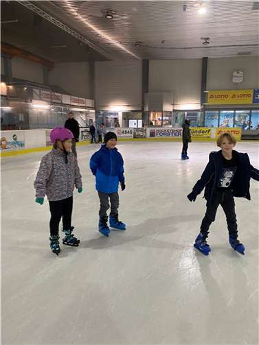 Das Highlight des Ferienprogramms war der Besuch des Ice-House in Neuwied.  Foto: Haus für Kinder