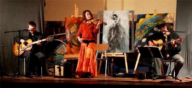 Das Hiposodic Light Trio begleitet am Sonntag die Ausstellung. privat