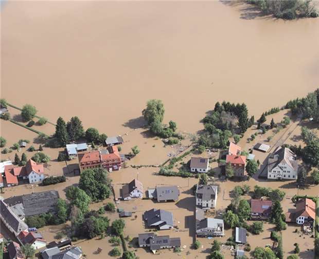 Das Hochwasser der Weißen Elster hatte weite Teile von Gera überflutet. Auch das Geschäft von Familie Michaelis stand unter Wasser.
