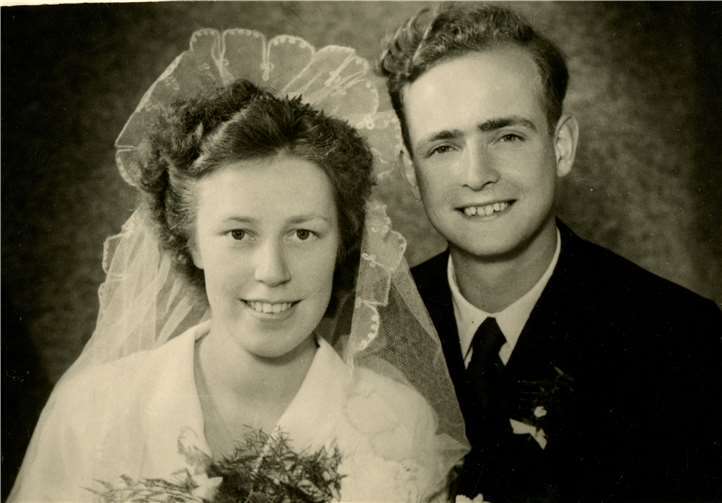 Das Hochzeitsfoto des Paares.