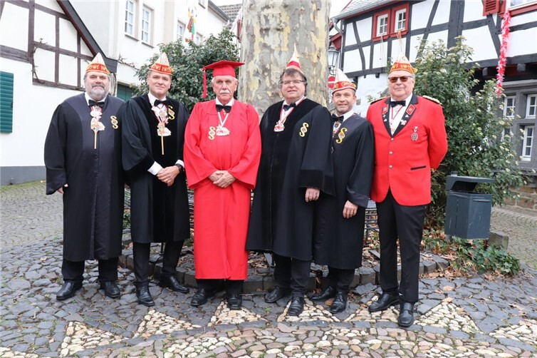 Das Hohe Gericht 2025 (v.l.): Andreas Schwager, Uwe Kochems, Werner Henneker, Hans-Jürgen Freund, Jörg Buchmüller & Dieter Beschoner.  Foto: Daniela Simon