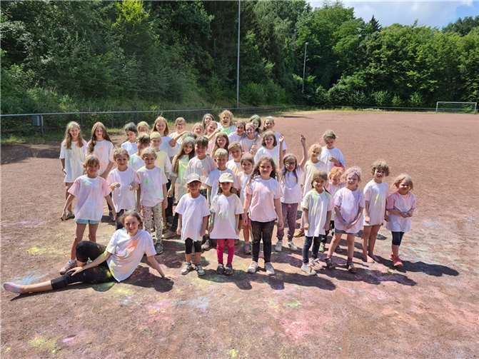 Das Holi-Kreidefest kam bei den Kids super an.  Foto: privat
