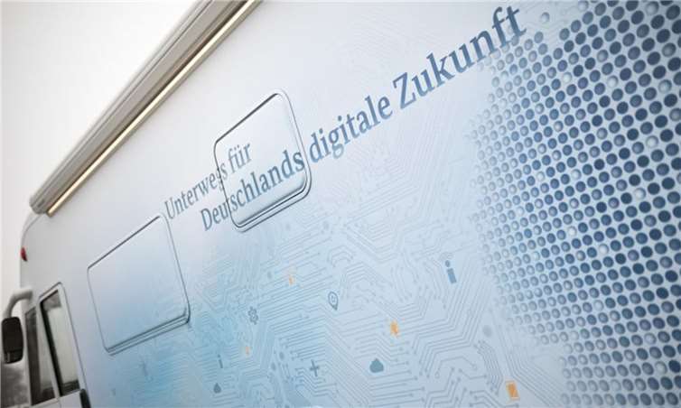 Das Infomobil der Kampagne „Breitband@Mittelstand“ kommt in die Kreisstadt.Breitbandbüro des Bundes/Florian Schuh