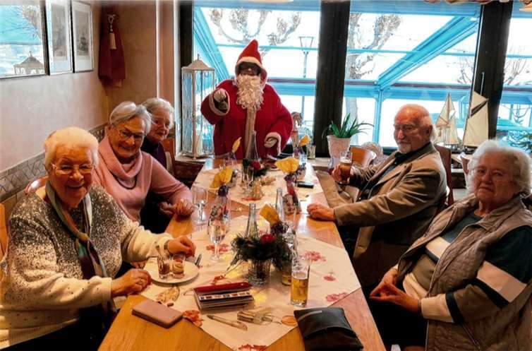 Das Jahrgangstreffen der 84-Jährigen in Bad Breisig.  Foto: privat