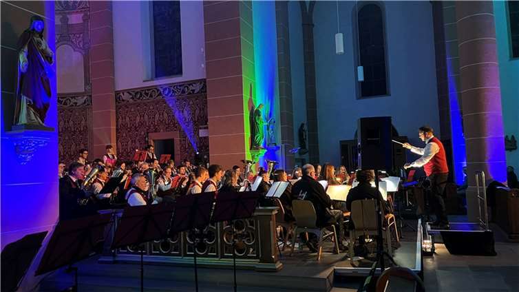 Das Jubiläumsprogramm des Musikvereins Löf e. V. startet mit fulminantem Konzert. Quellen: Musikverein Löf