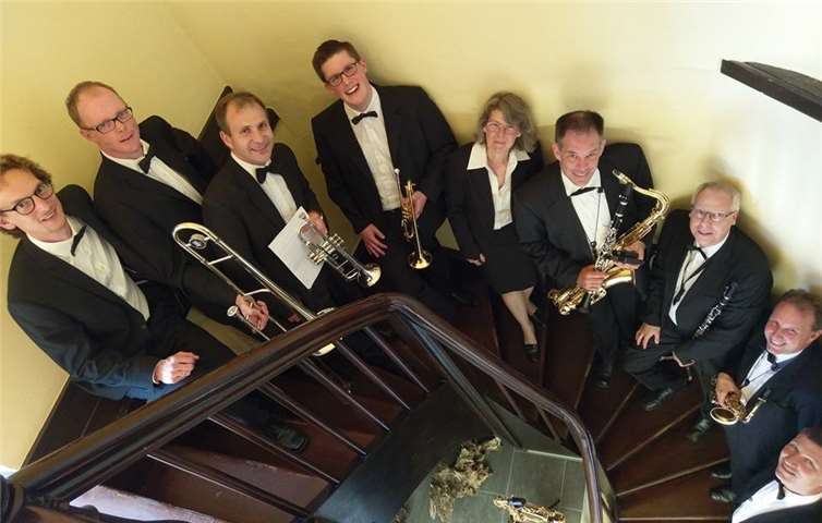 Das Jubilee Ballroom Orchestra freut sich auf einen unterhaltsamen Abend in der Thürer Dorfscheune. Privat