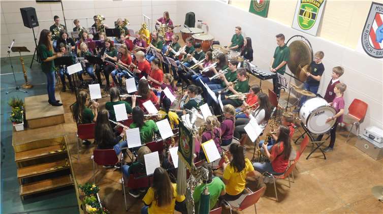 Das Jugend-Projekt-Orchester mit Saskia Ley.