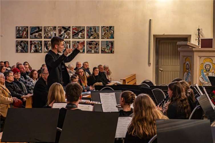 Das Jugendorchester der Blaskapelle Ettringen e.V. unter der Leitung von Simon Ockenfeld.