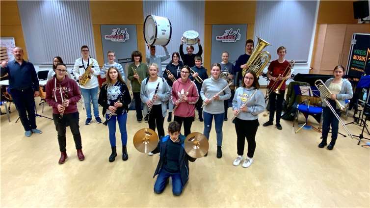 Das Jugendorchester probt ganzjährig immer donnerstags in der Zeit zwischen 17.30 und 19 Uhr vor den Proben des Stammorchesters. Quelle: Musikverein Löf