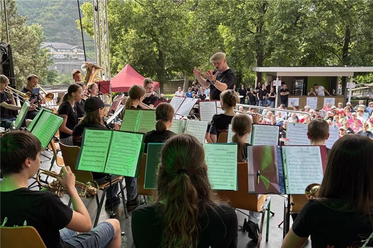 Das Jugendorchester unter der Leitung von Thorsten Krause probt bereits seit vielen Wochen und Monaten ein neues Konzertprogramm.