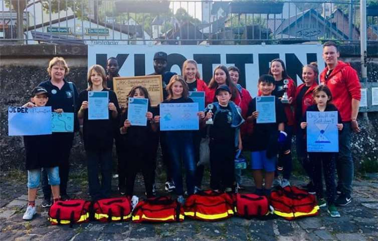 Das Jugendrotkreuz Klotten erlebte einen tollen Tag beim Bezirkswettbewerb und freute sich bei der Siegerehrung über ein super Ergebnis.Foto: privat