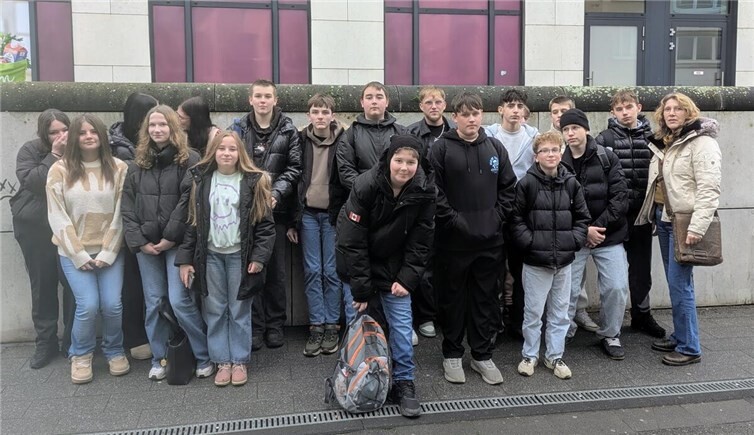 Das Jugendtheaterstück „Die Welle“ war in den vergangenen Monaten als Klassenlektüre im Unterricht ausführlich behandelt worden.  Foto:privat