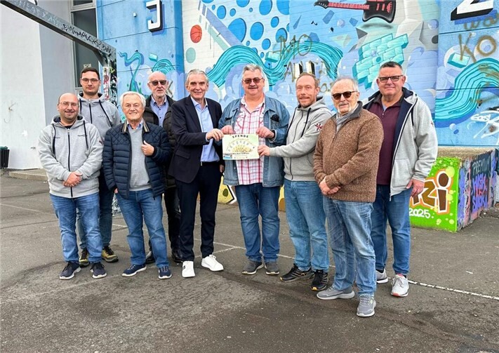 Das Jugendzentrum (JUZ) Andernach freut sich über eine großzügige Spende der Projektgruppe der Ehrenamtsinitiative Häcker 60Plus. Foto: Stadtverwaltung Andernach / Regina Unruh