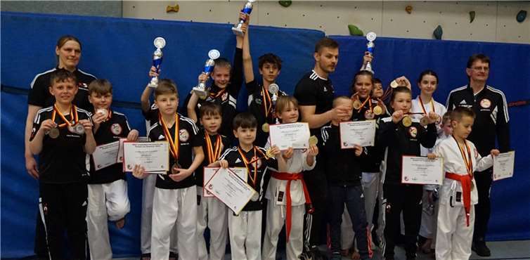 Das KSC Karate Team bei der LM in Landau. Quelle: KSC