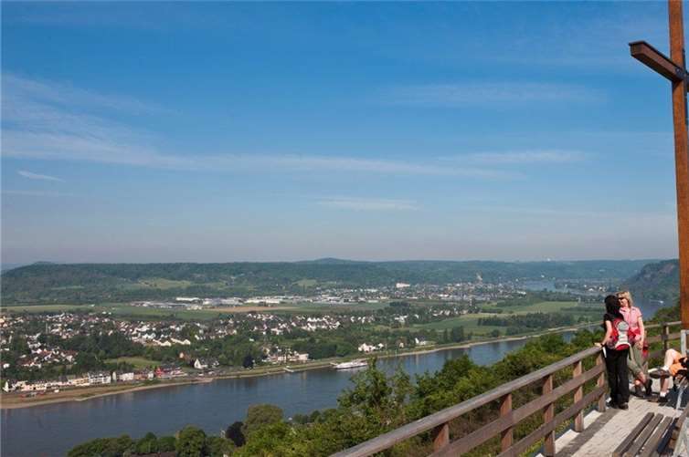 Das „Kaiserbergkreuz“ ist eine Etappe bei der zweiten, kleineren Tour „Linzer Hochgefühl kompakt“. Auch hier bieten sich wundervolle Blicke über den Rhein.CREATIV