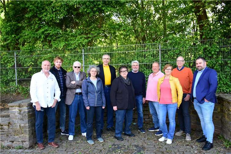 Das Kandidatenteam v.li. Jürgen Sabel, Nicolas Endris, Peter Bender, Tanja Steffes, Marcus Rausch, Christa Schneid, Eugen Thelen, Wolfgang Stürmer, Diana Moye, Andreas Endris, Timo Uhrmacher. Foto: Jürgen Sabel