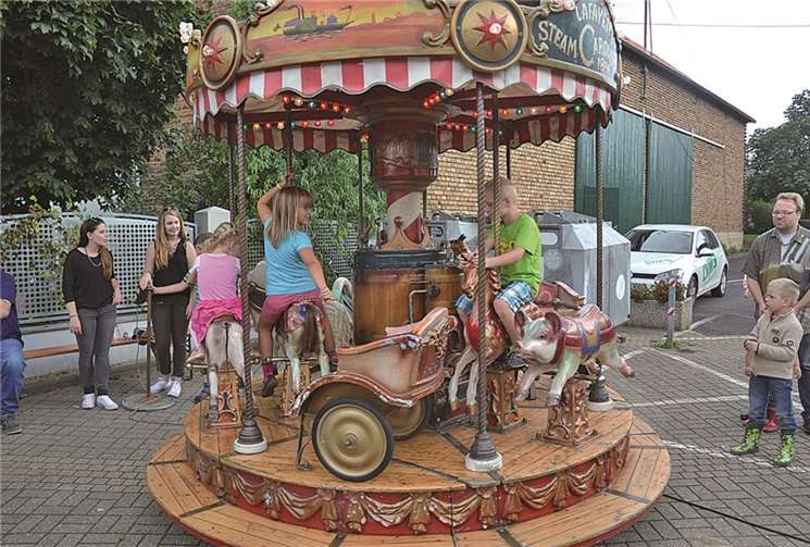 Das Karussell auf der diesjährigen Kirmes war bei den Kindern besonders beliebt. WEIGERT