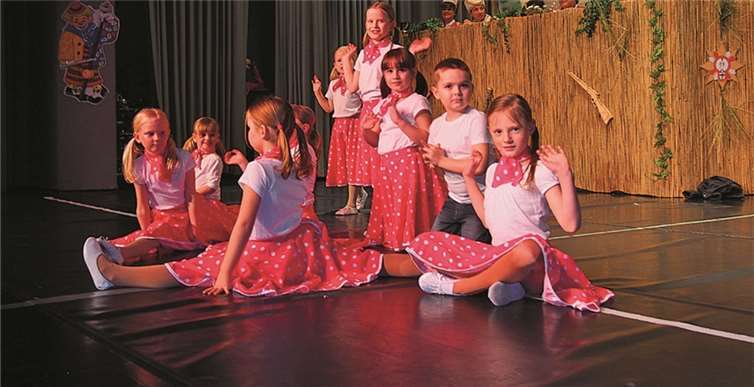 Das Kinderballett tanzte sich in die Herzen des Publikums.BU