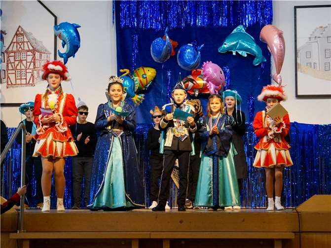 Das Kinderprinzenpaar & Moderatoren.