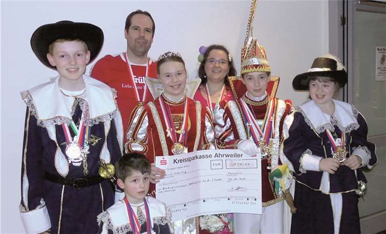 Das Kinderprinzenpaar aus Oberwinter zu Gast bei Sascha Zorn. Privat