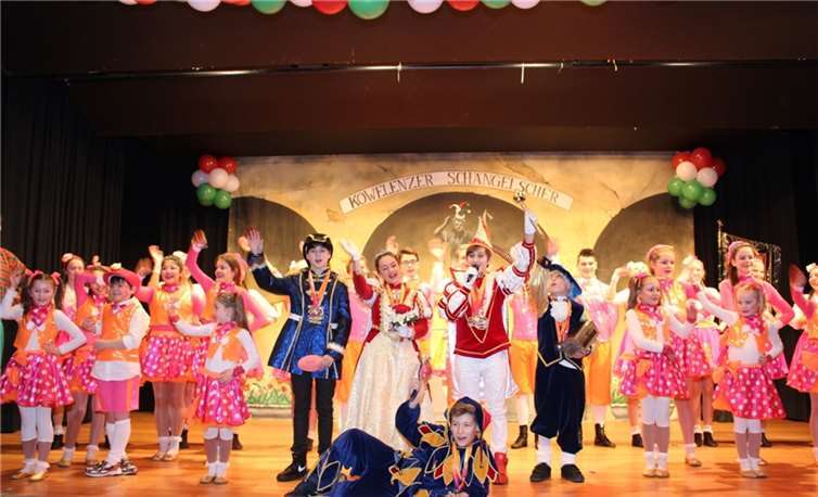 Das Kinderprinzenpaar spricht zum Volke.