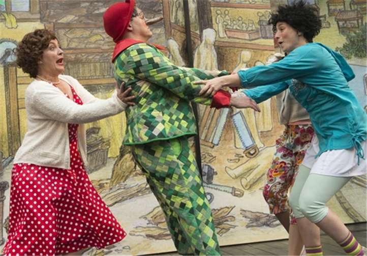 Das Kindertheaterstück begeistert die Zuschauer noch bis 21. August auf der Genovevaburg. Peter Seydel