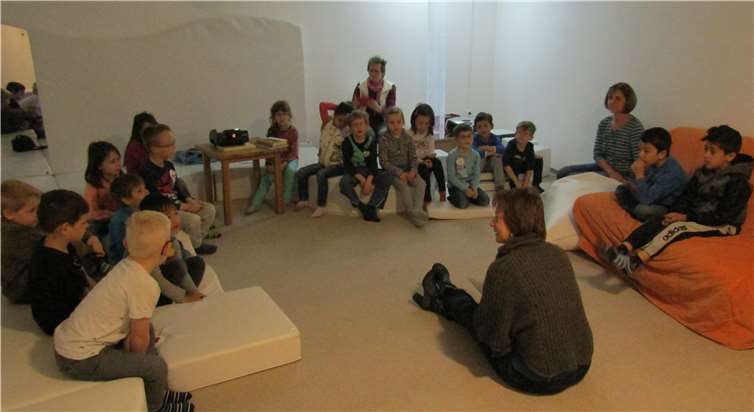 Das „Kinoprogramm“ läuft in einem abgedunkelten Raum.  privat