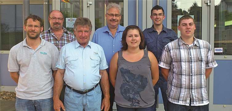 Das Kirmes-Organisationseam: Ortsbürgermeister Willi Knopp (Mitte) sowie (v. l.) M. Mollberg und Karl J. Rings als Vertreter der Dorfgemeinschaft, T. Hoß und S. Jünger von den Strödter Schützen, P. Kemmerling und C. Ehrenberg vom JGV Lorscheid. privat