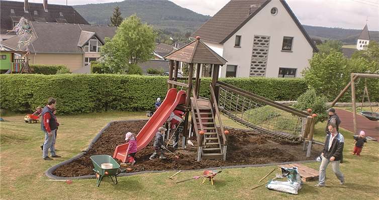 Das Kita-Gelände erstrahlt nach getaner Arbeit wieder in Hochglanz.privat