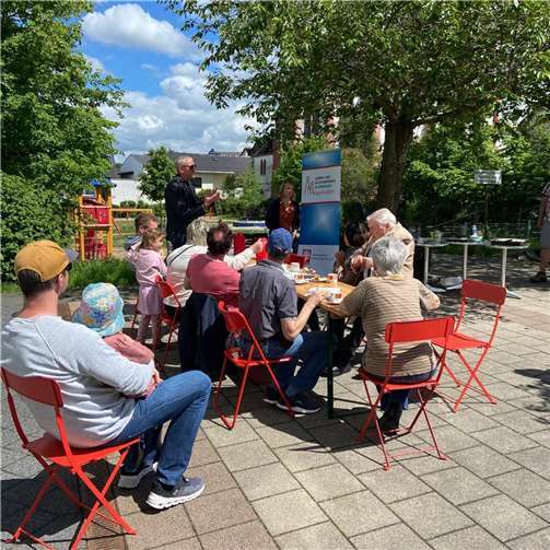 Das Klappcafé war gut besucht.  Foto: Olaf Wulf