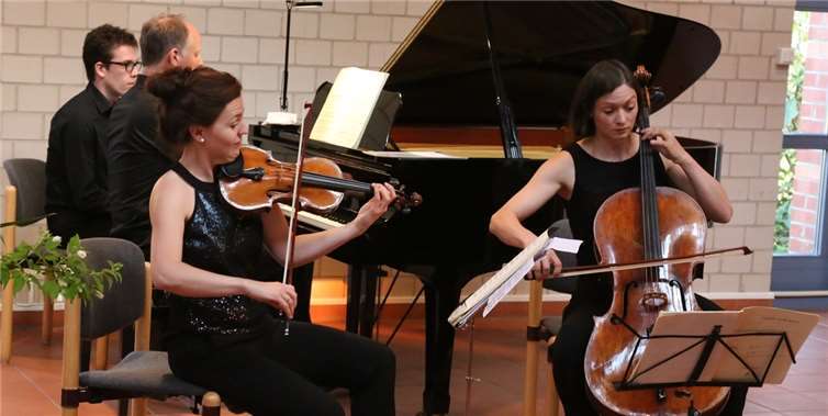 Das Klaviertrio Wiek sorgte für den musikalischen Auftakt. _StF-