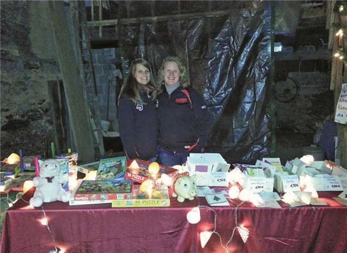 Das Klottener Jugendrotkreuz war erstmalig mit einem Stand auf dem Weihnachtsmarkt dabei.  Privat