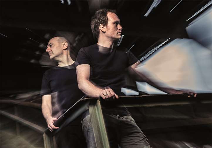 Das Koblenzer Duo „Step Beyond“ präsentiert elektroakustischen Sphärengroove.  Privat