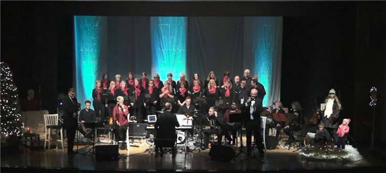 Das „Kölsche Weihnachtskonzert“ im Rheinbacher Stadttheater.privat